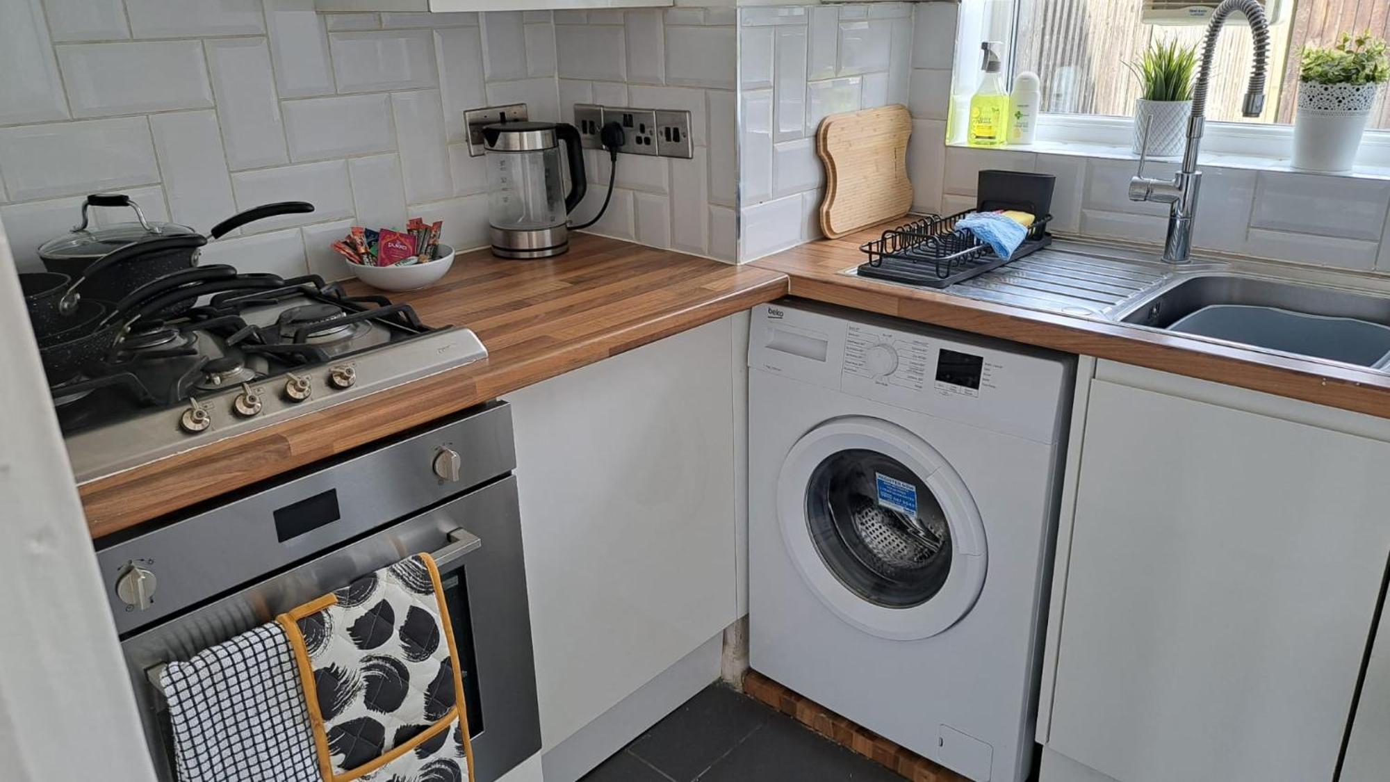 Tooting Lodge London - Cosy 2 Bedroom House With Garden, 5 Mins Walk To Tube Station Екстериор снимка