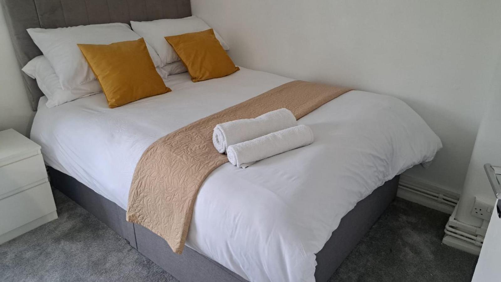 Tooting Lodge London - Cosy 2 Bedroom House With Garden, 5 Mins Walk To Tube Station Екстериор снимка