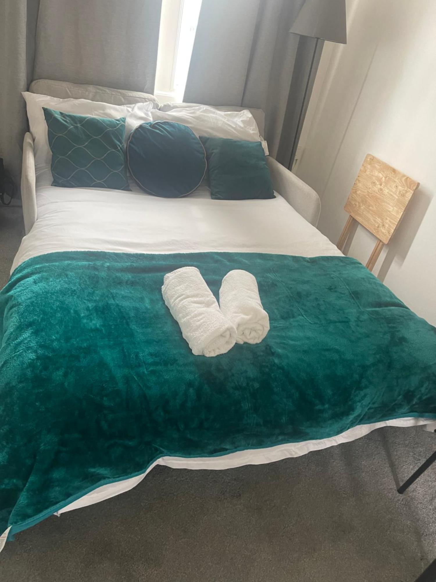 Tooting Lodge London - Cosy 2 Bedroom House With Garden, 5 Mins Walk To Tube Station Екстериор снимка